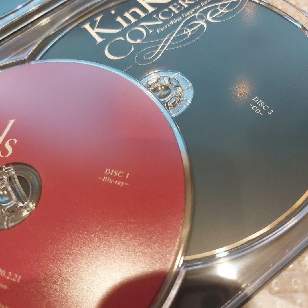 KinKi Kids(キンキキッズ)のkinki kids 20.2.21 blu-ray 初回　ブルーレイ　LIVE エンタメ/ホビーのDVD/ブルーレイ(ミュージック)の商品写真