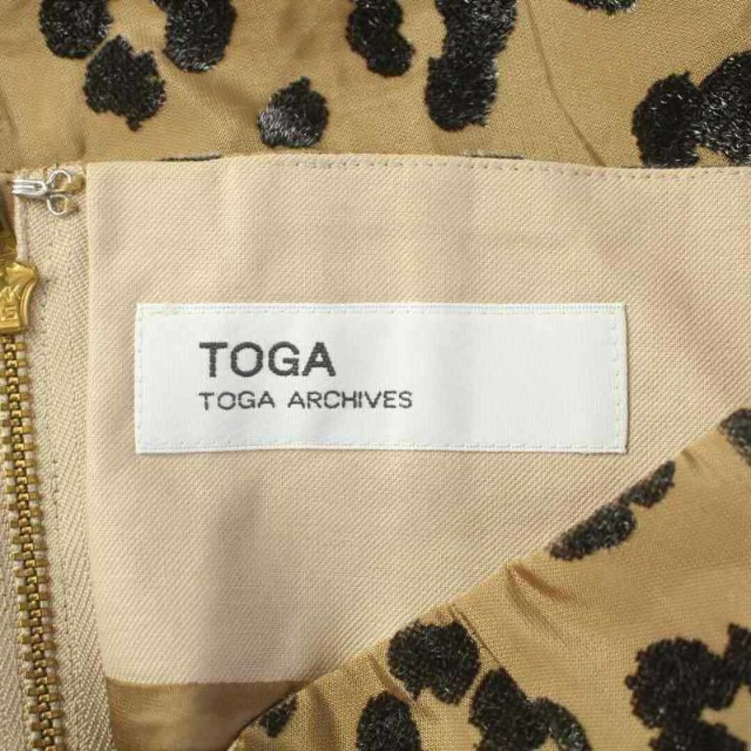 TOGA(トーガ)のトーガ ARCHIVES フレアスカート ひざ丈 タック 0 XS 茶 レディースのスカート(ひざ丈スカート)の商品写真