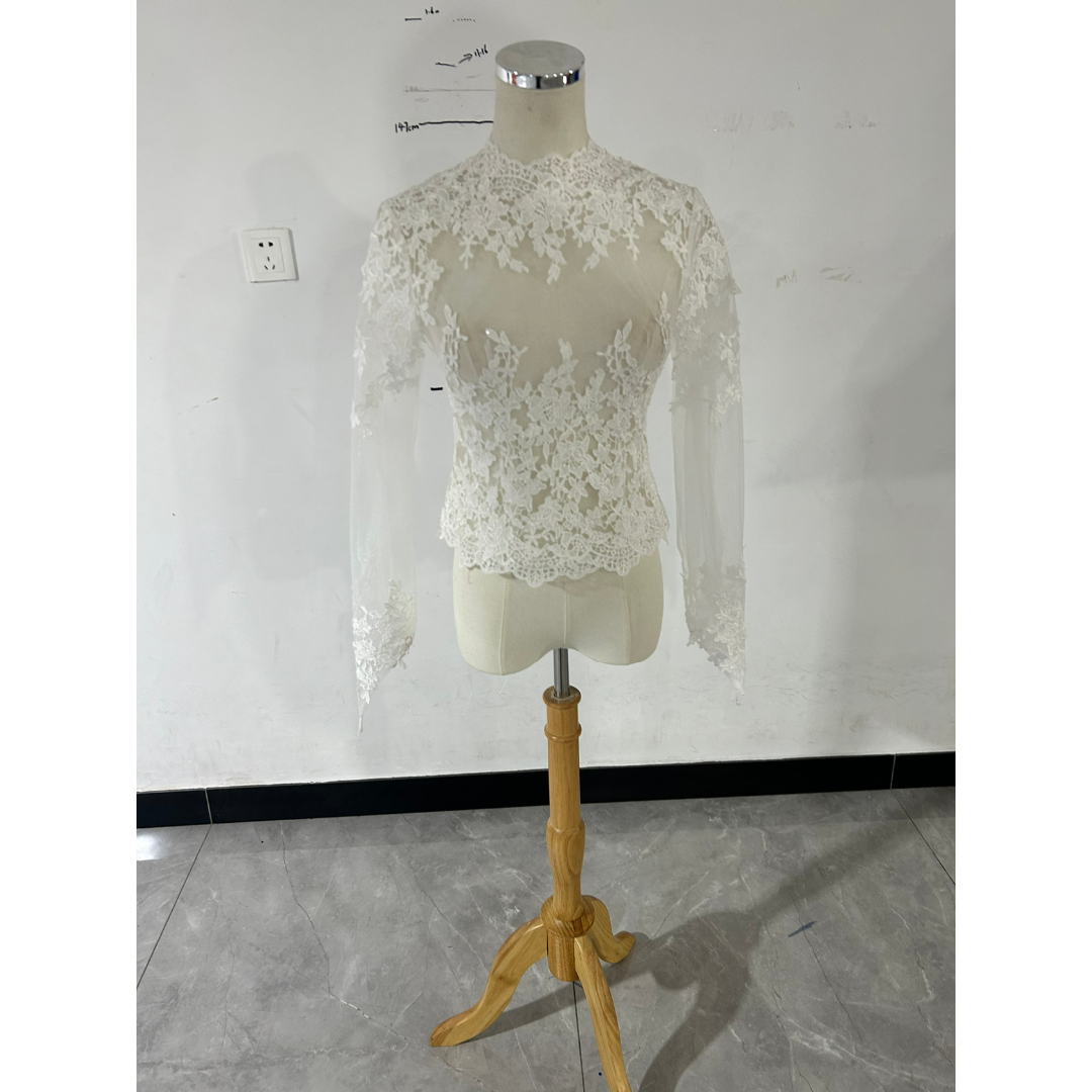 ボレロ オフホワイト 上品花レース 長袖 ハンドメイド くるみボタン 結婚式