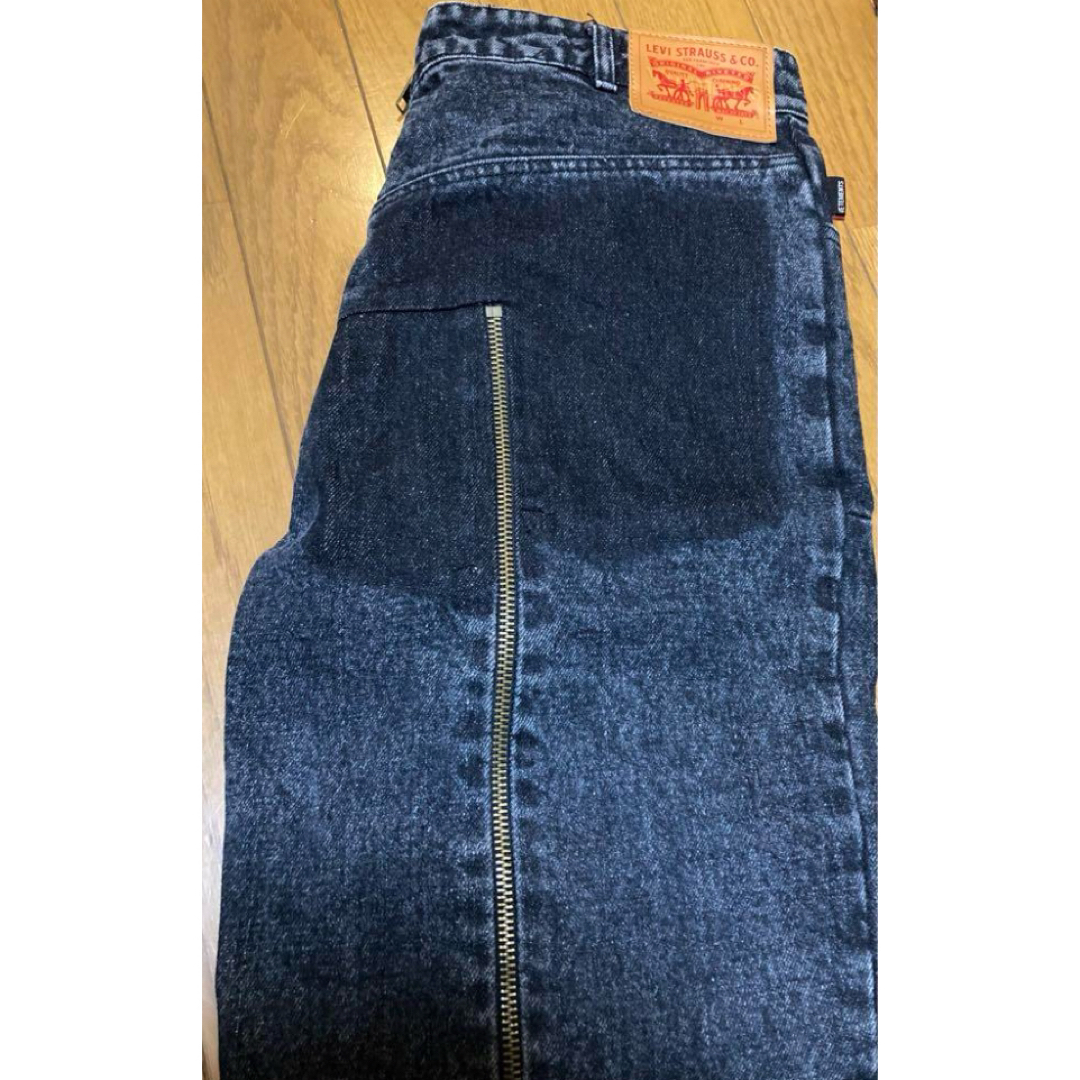 VETEMENTS(ヴェトモン)のVETEMENTS Levi's デニム　パンツ　ヴェモン　リーバイス　即完売品 メンズのパンツ(デニム/ジーンズ)の商品写真