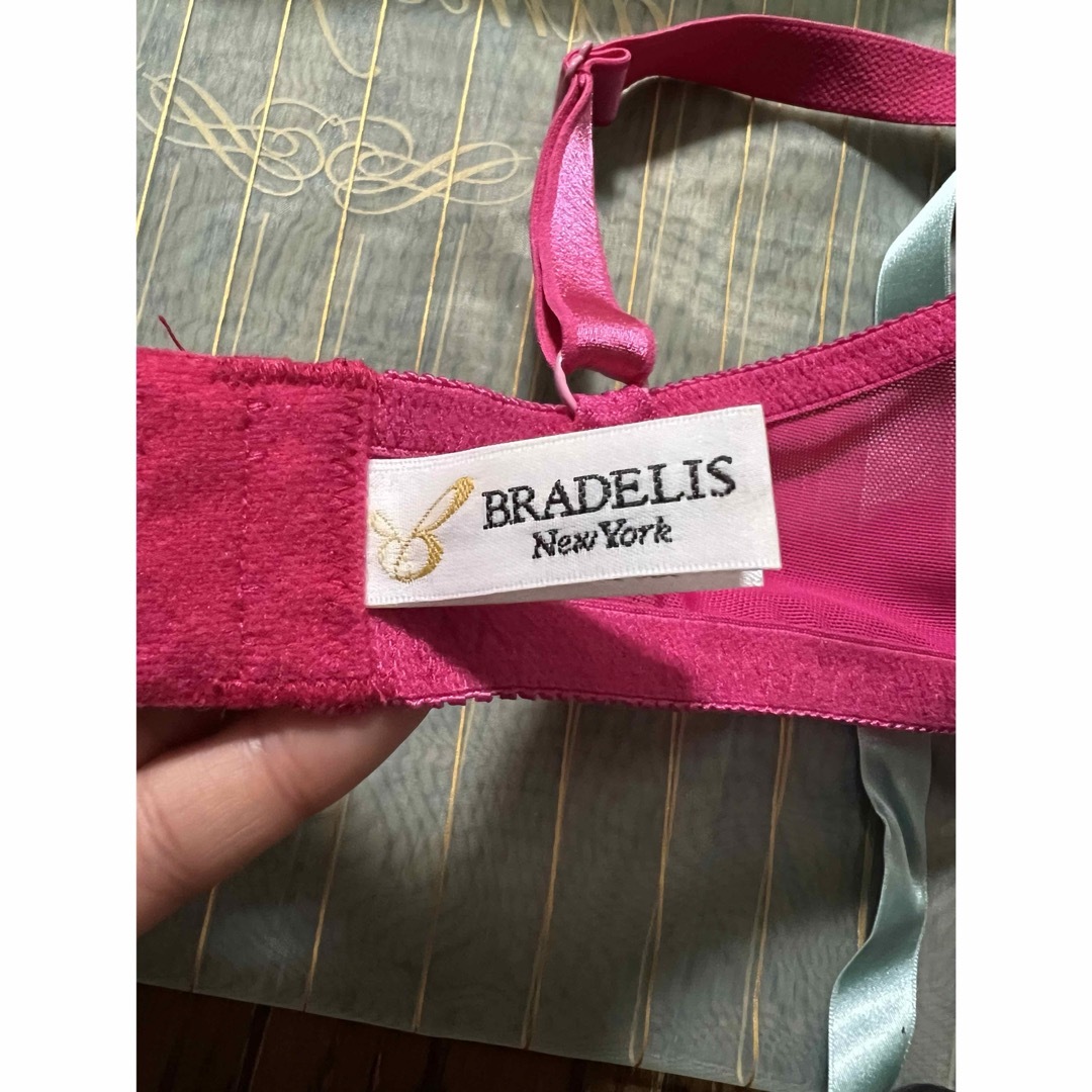 BRADELIS New York(ブラデリスニューヨーク)のブラデリス新品未使用　【BRADELIS 】ブラジャー　F75 レディースの下着/アンダーウェア(ブラ)の商品写真