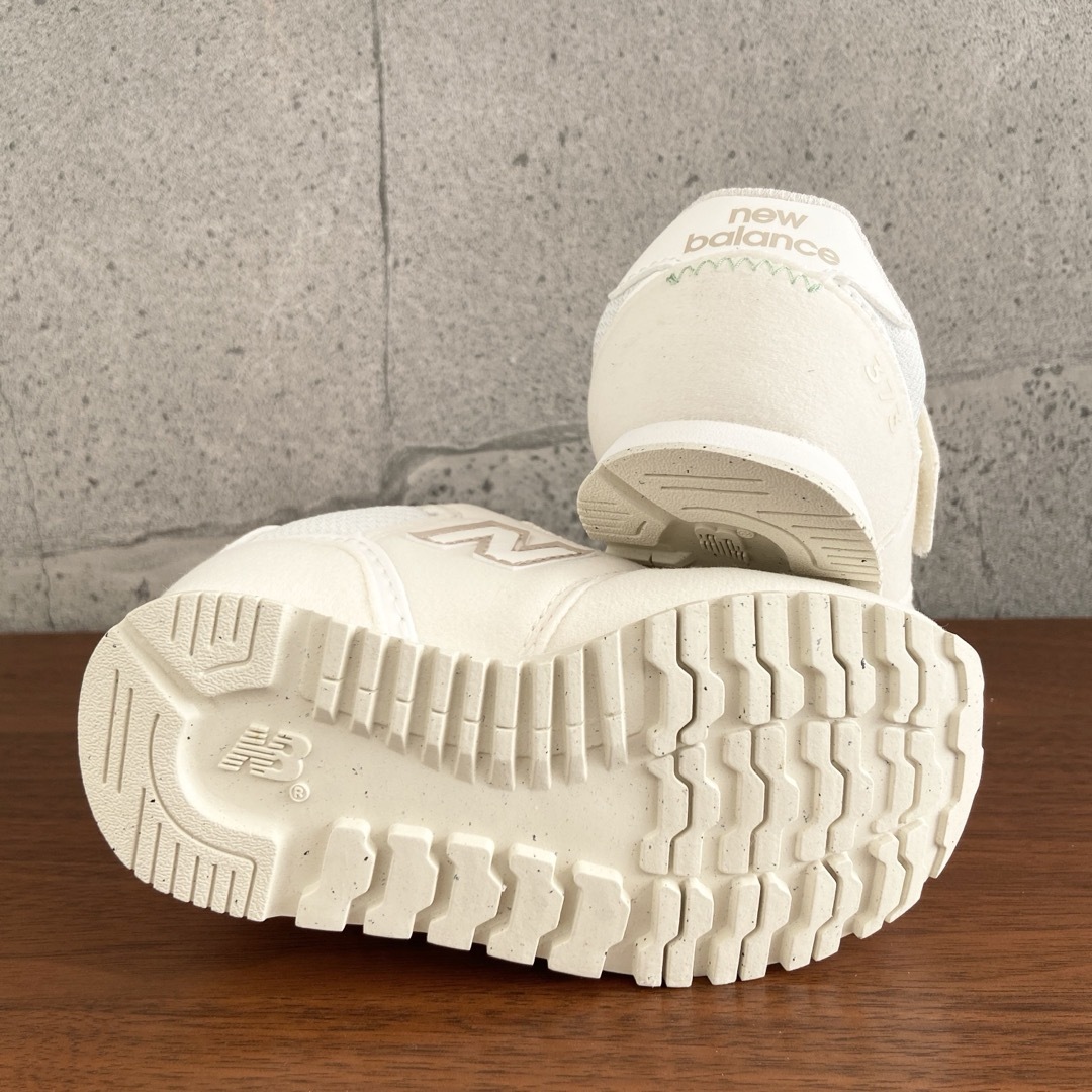 New Balance - 【新品】13センチ オフホワイト ニューバランス New Balance - 【新品】13センチ オフホワイト ニューバランス