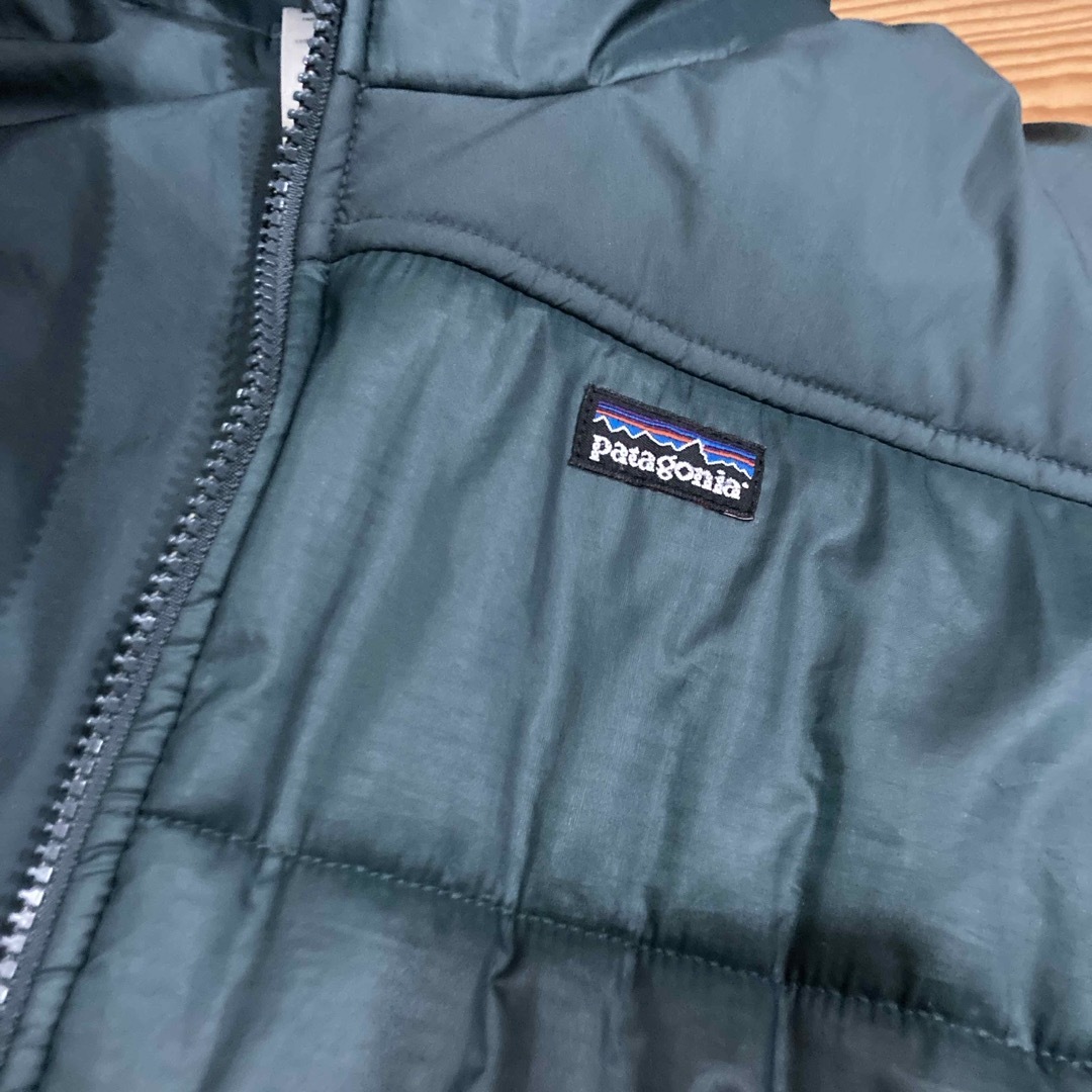 patagonia(パタゴニア)のpatagonia   ダウン　キッズXL キッズ/ベビー/マタニティのキッズ服男の子用(90cm~)(ジャケット/上着)の商品写真