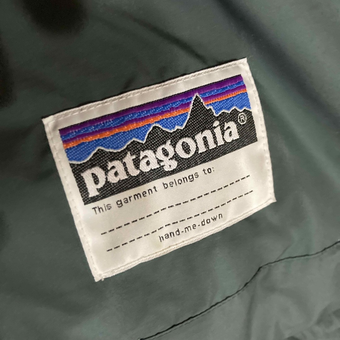 patagonia(パタゴニア)のpatagonia   ダウン　キッズXL キッズ/ベビー/マタニティのキッズ服男の子用(90cm~)(ジャケット/上着)の商品写真