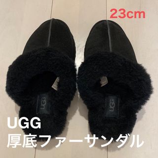 アグ(UGG)のファーサンダル　UGG ファースリッパ　厚底ファーサンダル(サンダル)