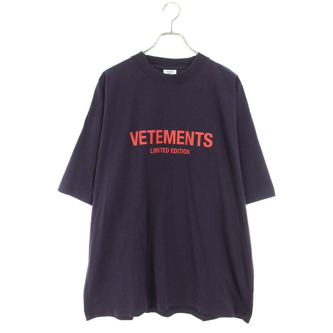 VETEMENTS(ヴェトモン)のヴェトモン  24SS  UE64TR800V リミテッドエディションロゴプリントTシャツ メンズ XS メンズのトップス(Tシャツ/カットソー(半袖/袖なし))の商品写真