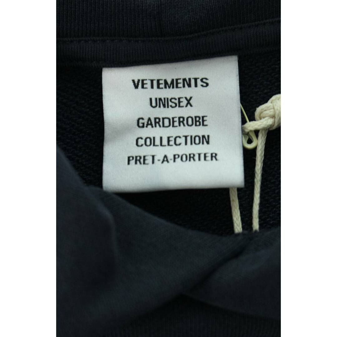 VETEMENTS(ヴェトモン)のヴェトモン  24SS  UE64HD300N ロゴエンブロイダリープルオーバーパーカー メンズ M メンズのトップス(パーカー)の商品写真