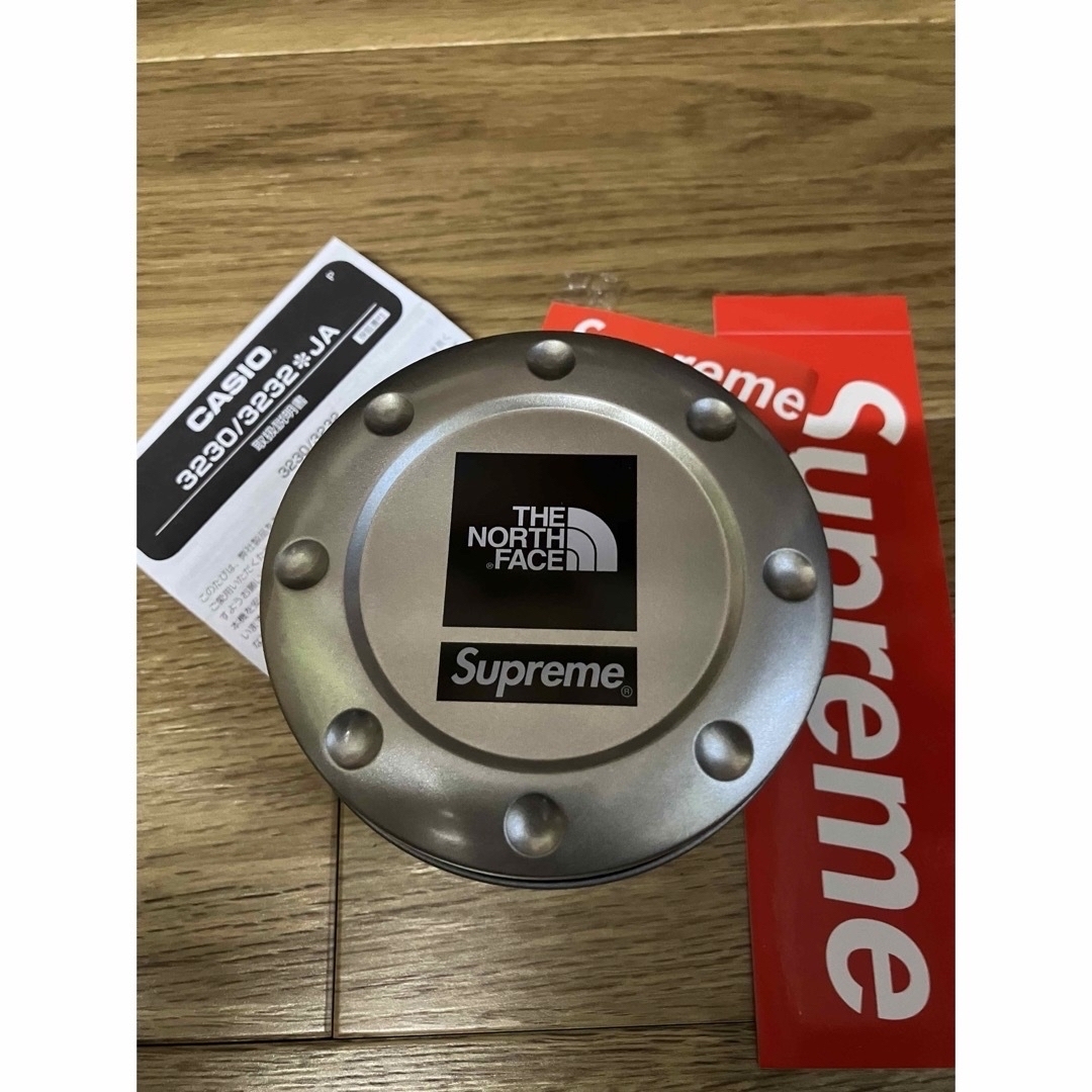 G-SHOCK(ジーショック)のSupreme The North Face G-SHOCK シュプリームおまけ メンズの時計(腕時計(デジタル))の商品写真