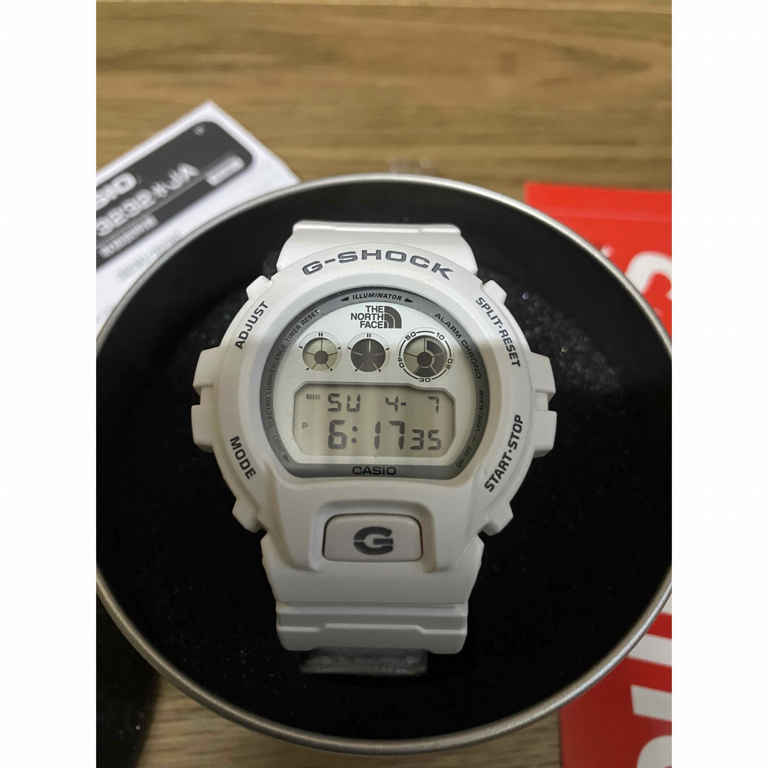 G-SHOCK(ジーショック)のSupreme The North Face G-SHOCK シュプリームおまけ メンズの時計(腕時計(デジタル))の商品写真