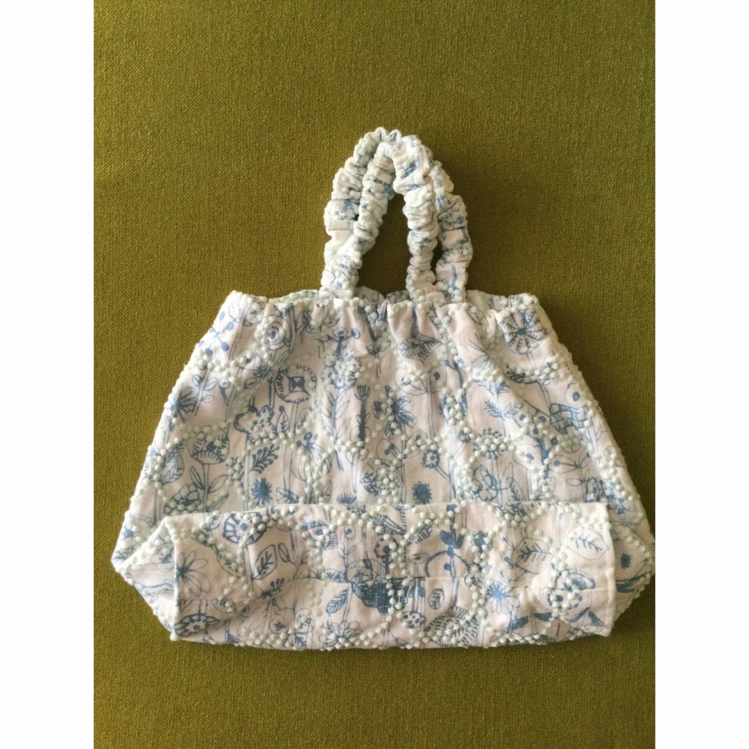 mina perhonen(ミナペルホネン)の「お値下げしました」ミナペルホネン　タンバリンの刺繍が美しい　スキップバッグ レディースのバッグ(ハンドバッグ)の商品写真