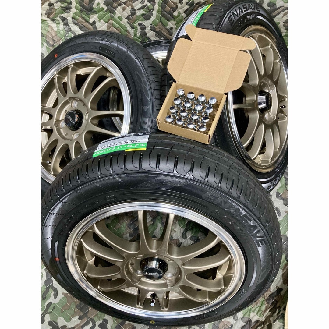 DUNLOP(ダンロップ)の⑯155/65R14 新品ダンロップタイヤ4本と中古ホイールとナット付き 自動車/バイクの自動車(タイヤ・ホイールセット)の商品写真