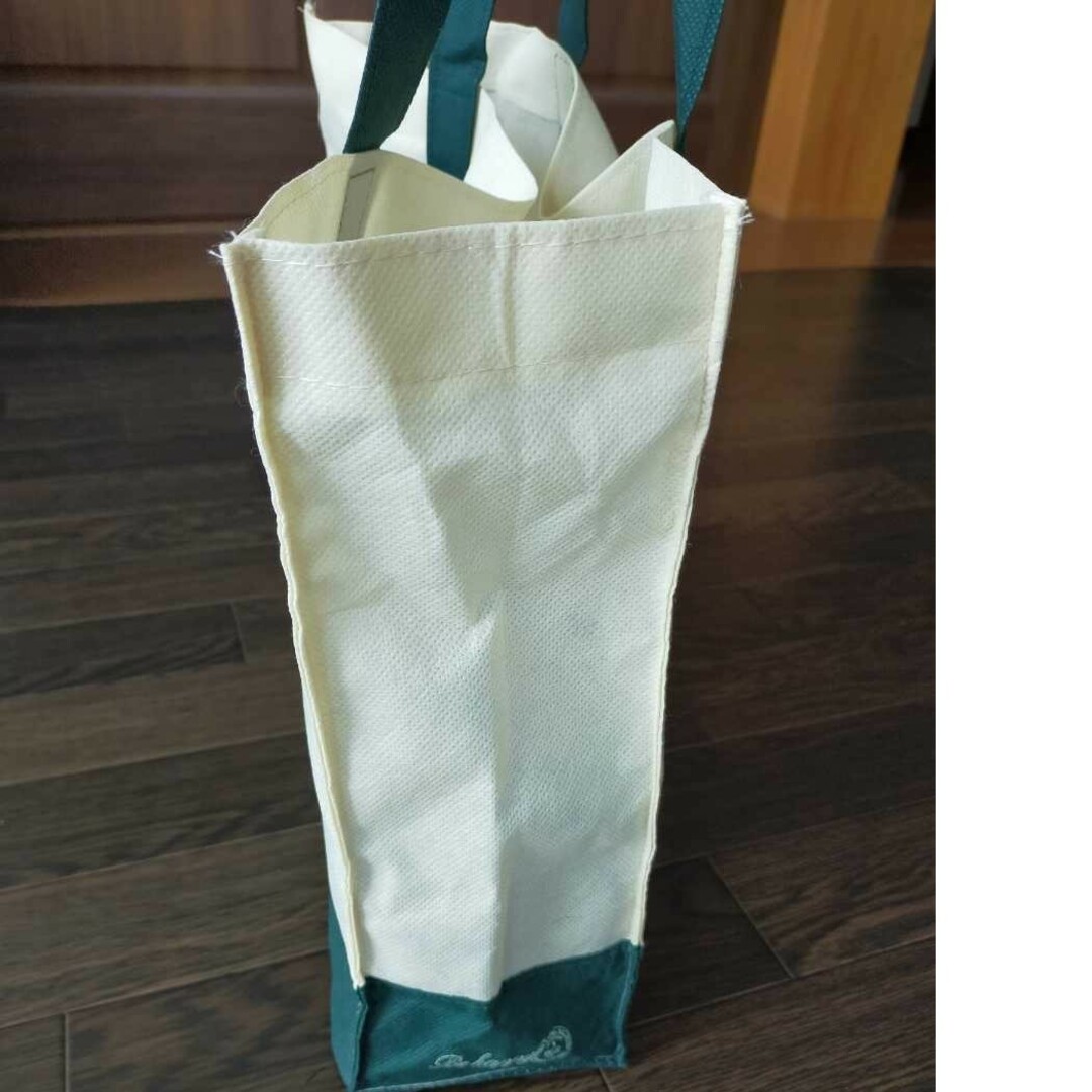 新品　エコバッグ　軽量　コンパクト　買い物　トートバッグ　手提げ　書類入れ レディースのバッグ(エコバッグ)の商品写真
