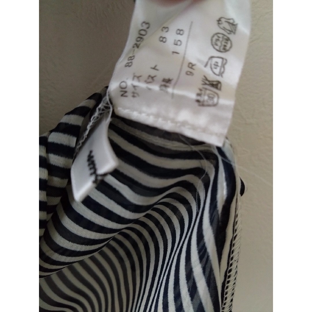 【未使用】シアーストライプブラウス 9号 レディースのトップス(シャツ/ブラウス(半袖/袖なし))の商品写真