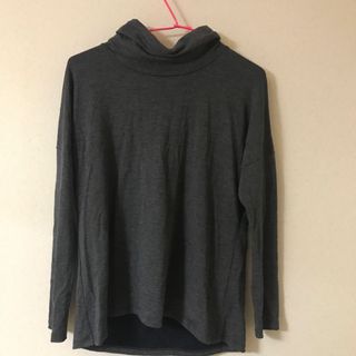 ユニクロ(UNIQLO)のUNIQLO 極暖　椿油　ヒートテック　長袖　グレー(Tシャツ(長袖/七分))