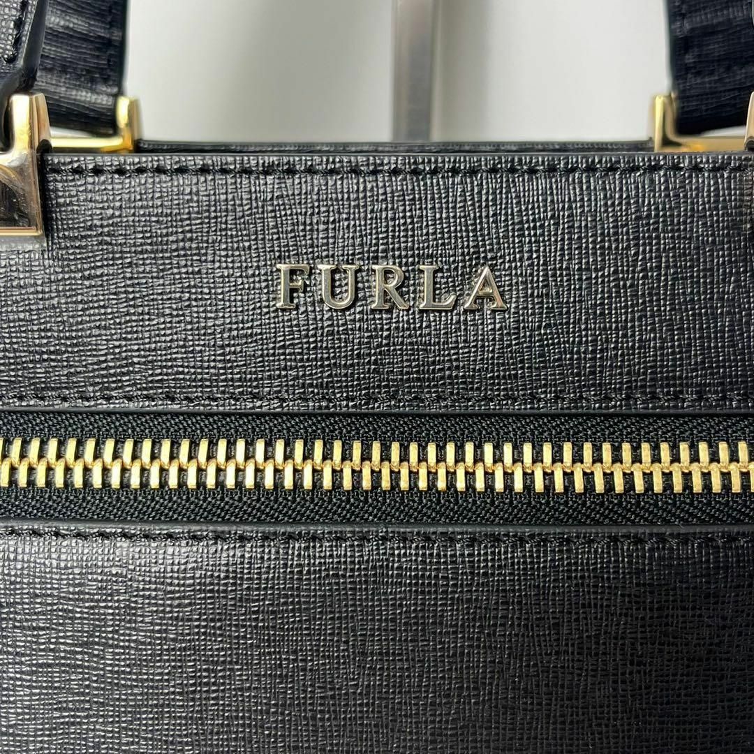 Furla(フルラ)の【美品・保存袋付】フルラ　ギネヴラ M GINEVRA ハンドバッグ A4可能 レディースのバッグ(ハンドバッグ)の商品写真