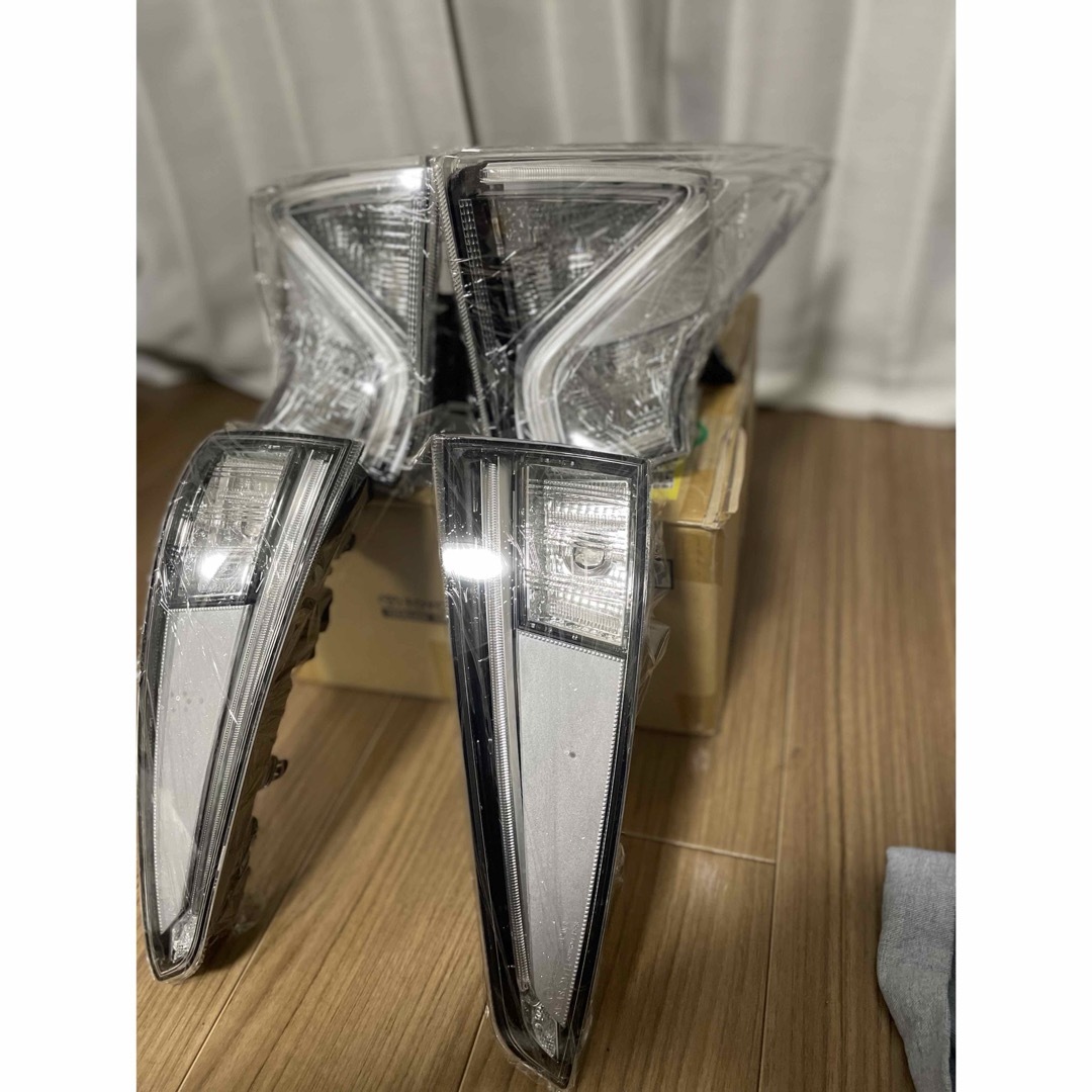 50プリウス 前期 加工テールランプ クリアテール - 車種別パーツ 50プリウス 前期 加工テールランプ クリアテール - 車種別パーツ