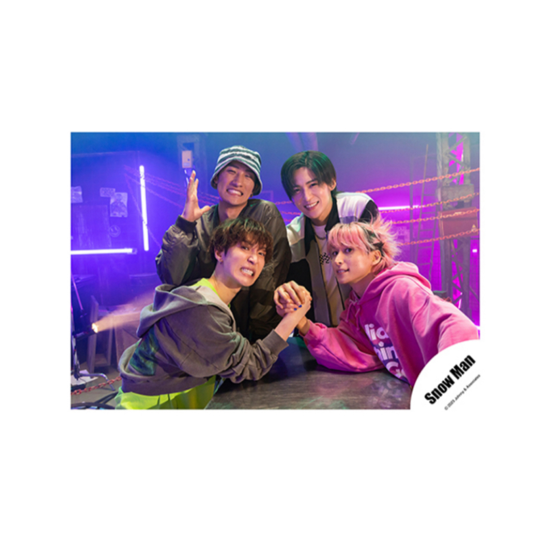 Snow Man(スノーマン)のSnowMan 目黒蓮 dangerholic オフショット エンタメ/ホビーのタレントグッズ(アイドルグッズ)の商品写真