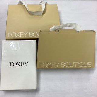 FOXEY - FOXEYノベルティ スマホスタンド&HIBA ROOM MISTの通販 by ...