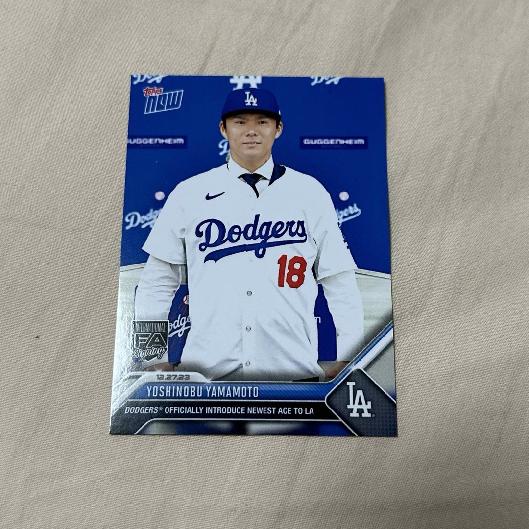 Topps(トップス)の山本由伸 Topps now OS-25 ドジャース入団会見 エンタメ/ホビーのトレーディングカード(シングルカード)の商品写真