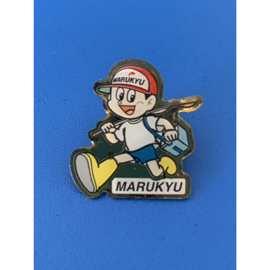 MARUKYU（Fishing）(マルキュー)のマルキュー九ちゃんピンバッジ スポーツ/アウトドアのフィッシング(その他)の商品写真