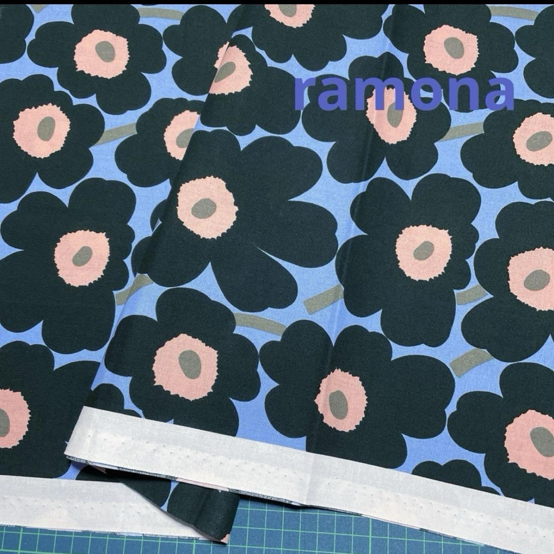 marimekko(マリメッコ)の廃番カラー マリメッコ 生地 ミニウニッコ ライトブルー2017秋冬 ハンドメイドの素材/材料(生地/糸)の商品写真