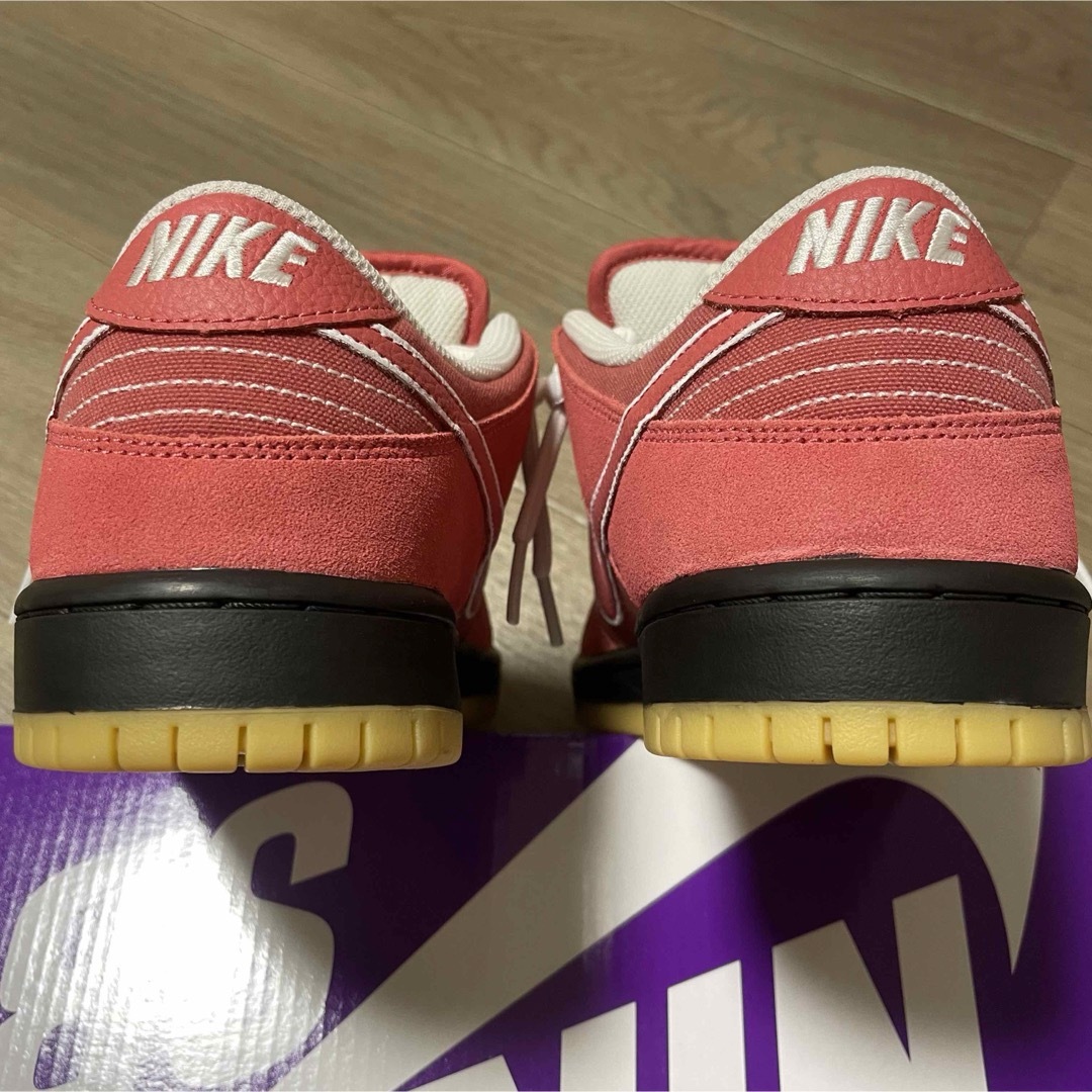 NIKE(ナイキ)の【最終値引】未使用 NIKE SB DUNK LOW  DV5429-600 メンズの靴/シューズ(スニーカー)の商品写真