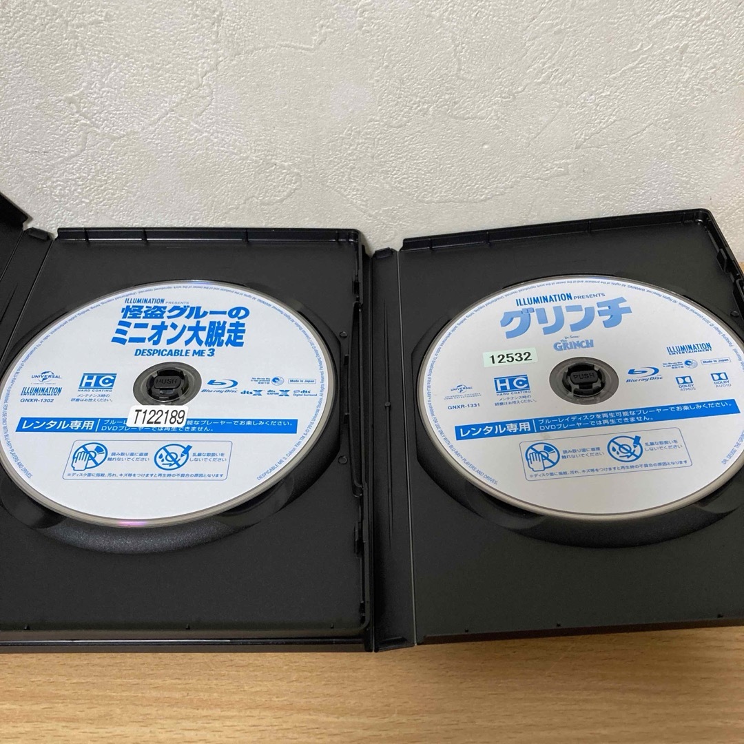 ミニオン(ミニオン)の怪盗グルーのミニオン大脱走／グリンチ　Blu-ray 2本 エンタメ/ホビーのDVD/ブルーレイ(アニメ)の商品写真