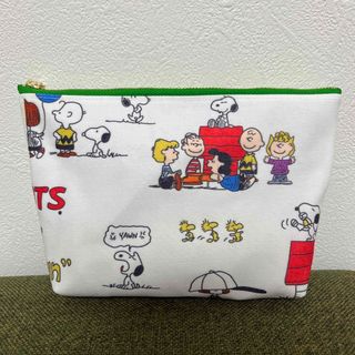 スヌーピー(SNOOPY)のSALE⭐️PEANUTS マチ広めポーチ(ポーチ)