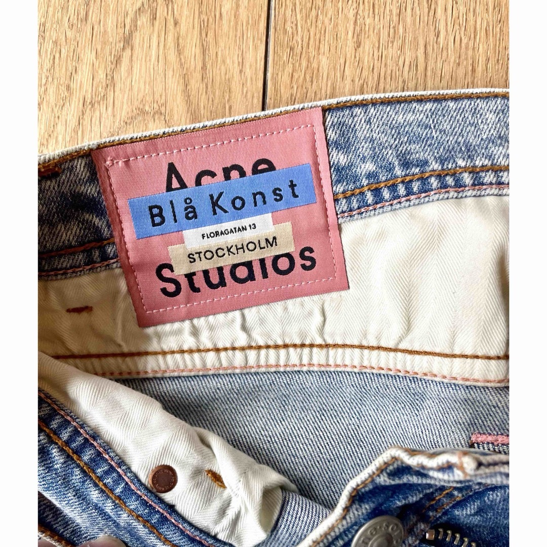 Acne Studios(アクネストゥディオズ)の定価6万Acne studios アクネステュディオス スリムフィットデニム32 メンズのパンツ(デニム/ジーンズ)の商品写真