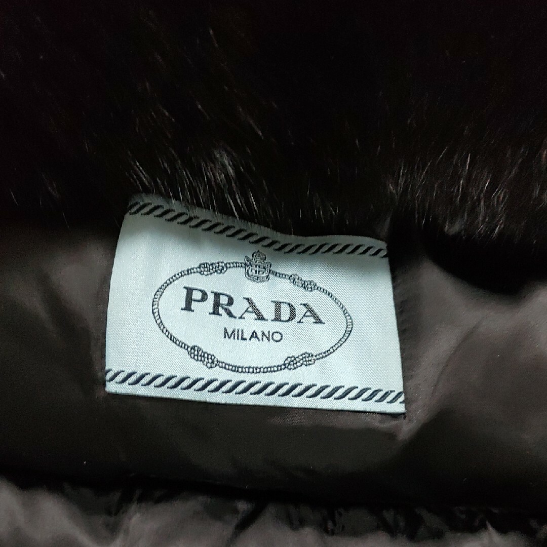 PRADA(プラダ)の超美品【正規品】PRADA　ダウンコート　42　M～Lサイズ　ダークネイビー レディースのジャケット/アウター(ダウンコート)の商品写真