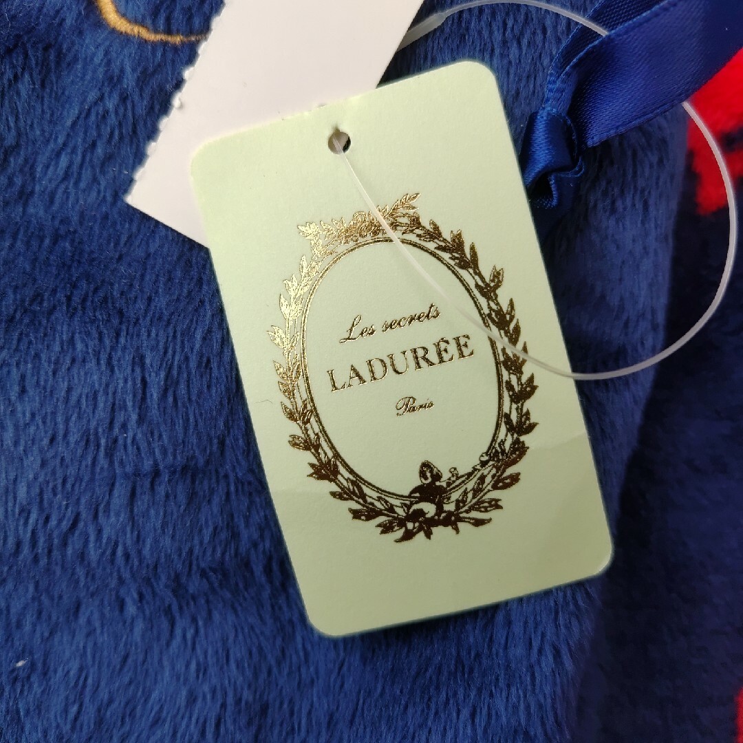 LADUREE(ラデュレ)のラデュレ LADUREE ブランケット ひざ掛け 新品未使用 タグ付き インテリア/住まい/日用品の寝具(その他)の商品写真