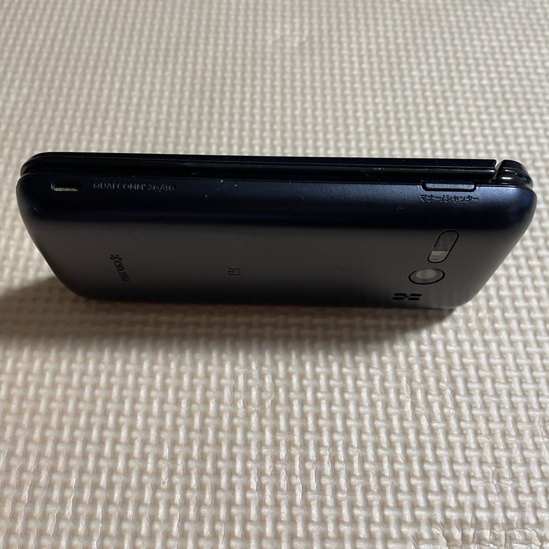 京セラ(キョウセラ)の【極美品】AU KYF37 ブラック SIMロック解除済 本体のみ スマホ/家電/カメラのスマートフォン/携帯電話(携帯電話本体)の商品写真