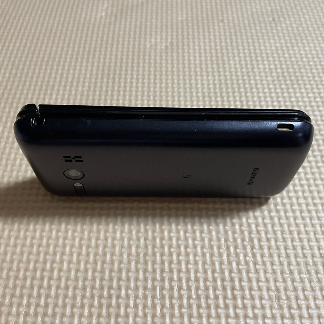 京セラ(キョウセラ)の【極美品】AU KYF37 ブラック SIMロック解除済 本体のみ スマホ/家電/カメラのスマートフォン/携帯電話(携帯電話本体)の商品写真