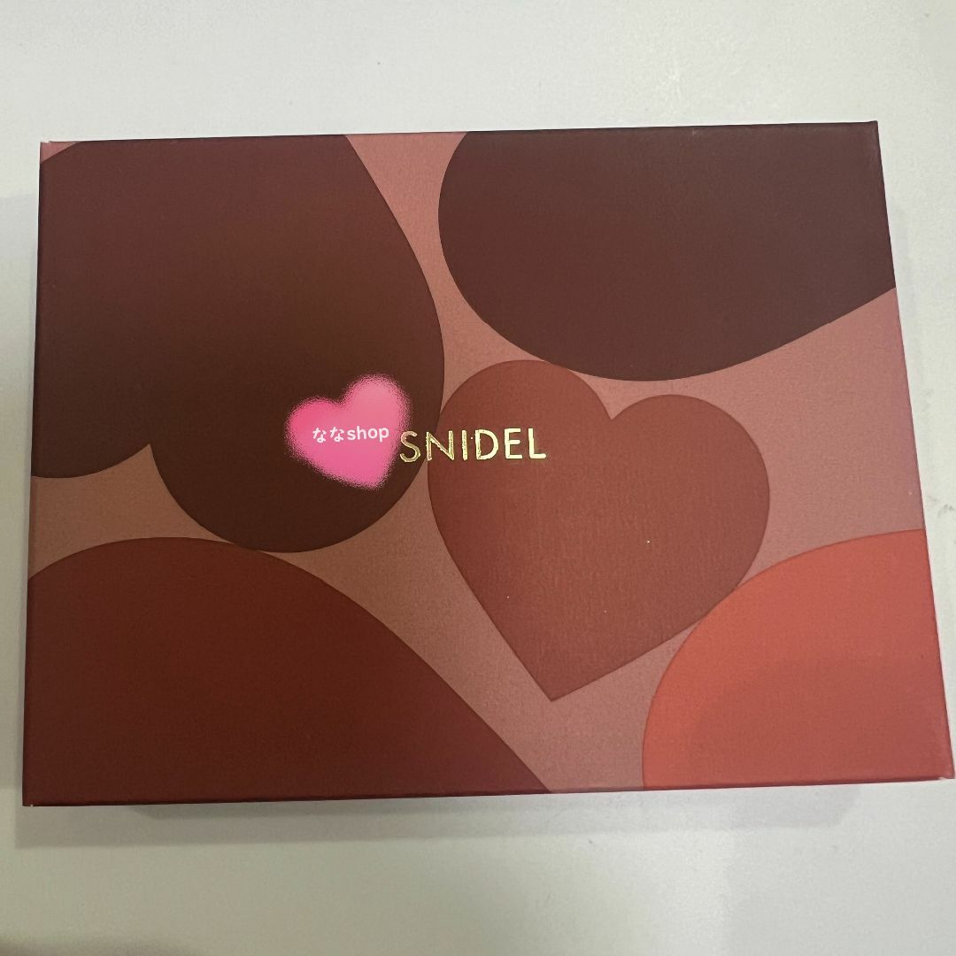 SNIDEL(スナイデル)の新品 SNIDEL　アイデザイナー　EX10 Valentine Wishes コスメ/美容のベースメイク/化粧品(アイシャドウ)の商品写真