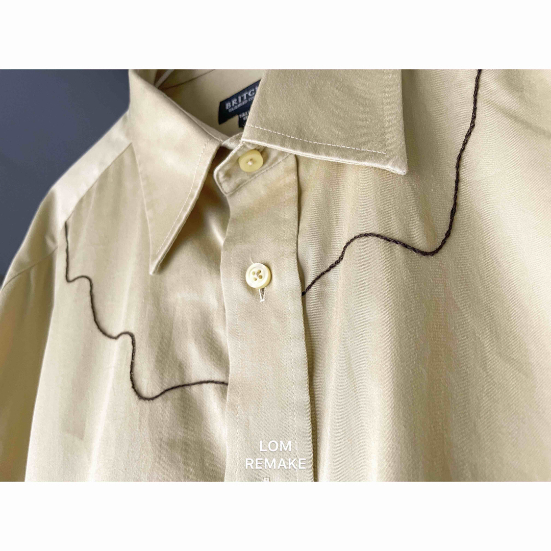 "remake" 曲線3.0 イエローベージュ 手縫い 刺繍 リメイクシャツ メンズのトップス(シャツ)の商品写真