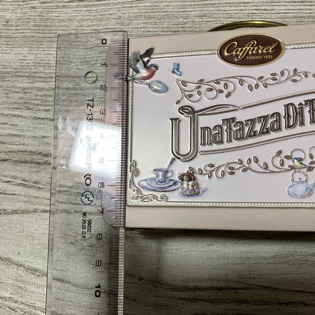 Caffarel(カファレル)のカファレル　トランク型の　空き　缶ケース インテリア/住まい/日用品のインテリア小物(小物入れ)の商品写真