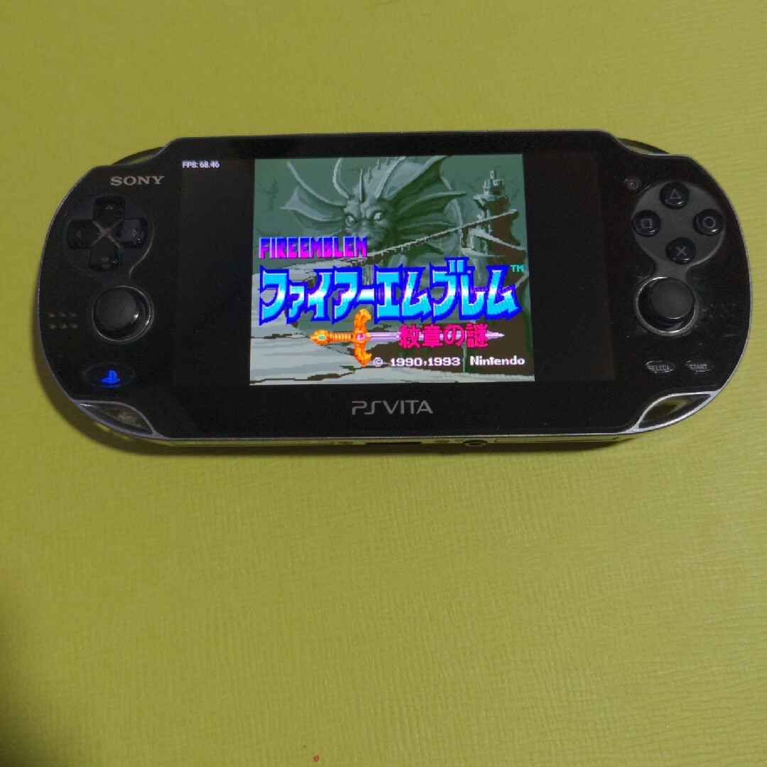 PlayStation Vita(プレイステーションヴィータ)のPS Vita PCH-1100　CFW導入済み エンタメ/ホビーのゲームソフト/ゲーム機本体(携帯用ゲーム機本体)の商品写真