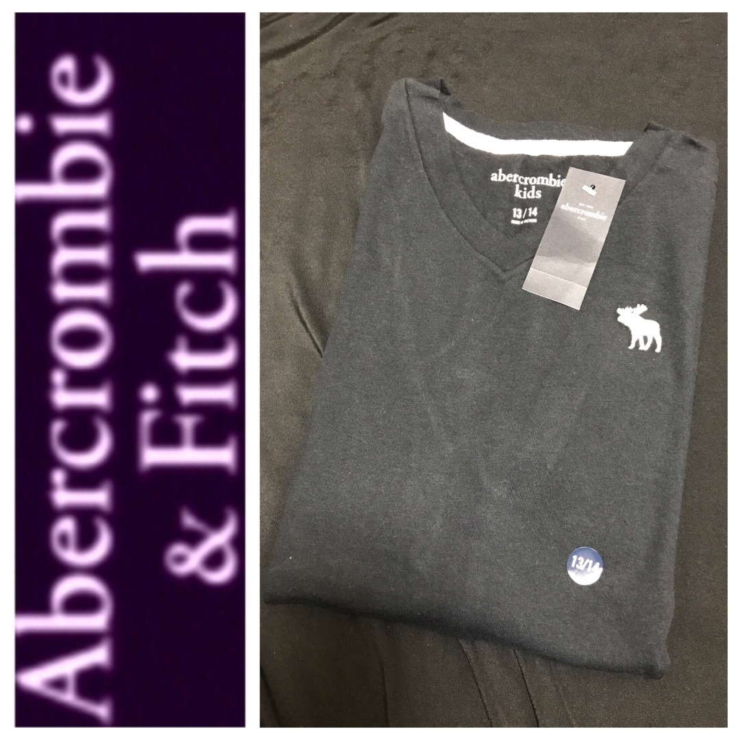 Abercrombie&Fitch(アバクロンビーアンドフィッチ)の割引あり◎XS◎新品正規品◎アバクロ◎VネックTシャツ ◎送料込 メンズのトップス(Tシャツ/カットソー(半袖/袖なし))の商品写真