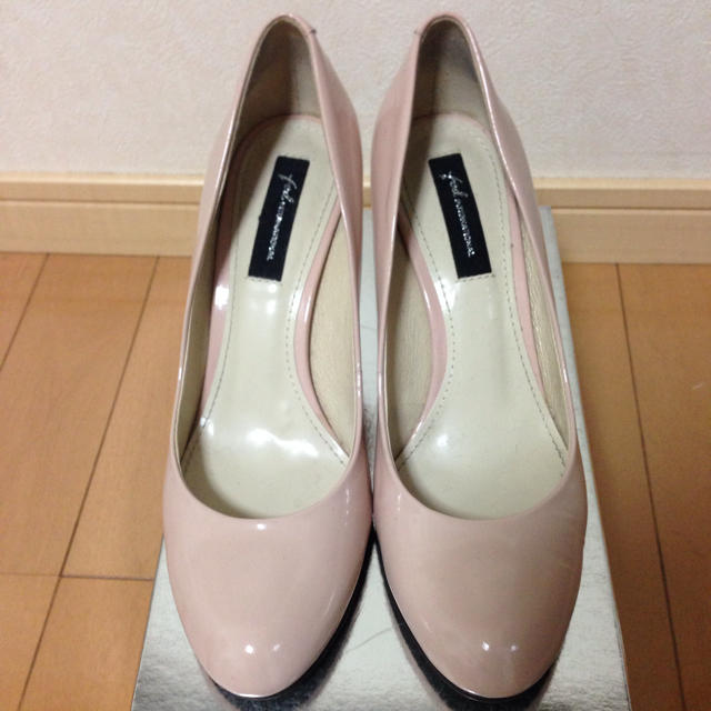 fedエナメルピンクベージュ本革パンプス レディースの靴/シューズ(ハイヒール/パンプス)の商品写真