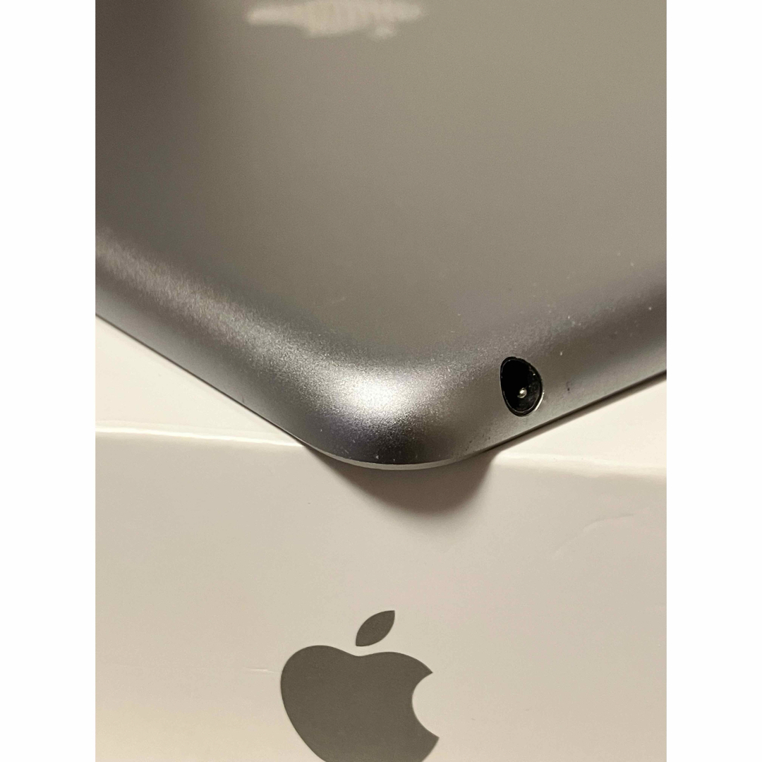Apple(アップル)のiPad 第6世代 WiFi 32GB スペースグレイ89.6% スマホ/家電/カメラのPC/タブレット(タブレット)の商品写真