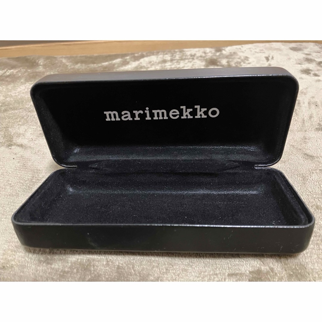 marimekko(マリメッコ)のマリメッコ　marimekko 眼鏡ケース　クロス付き　メガネ入れ レディースのファッション小物(サングラス/メガネ)の商品写真