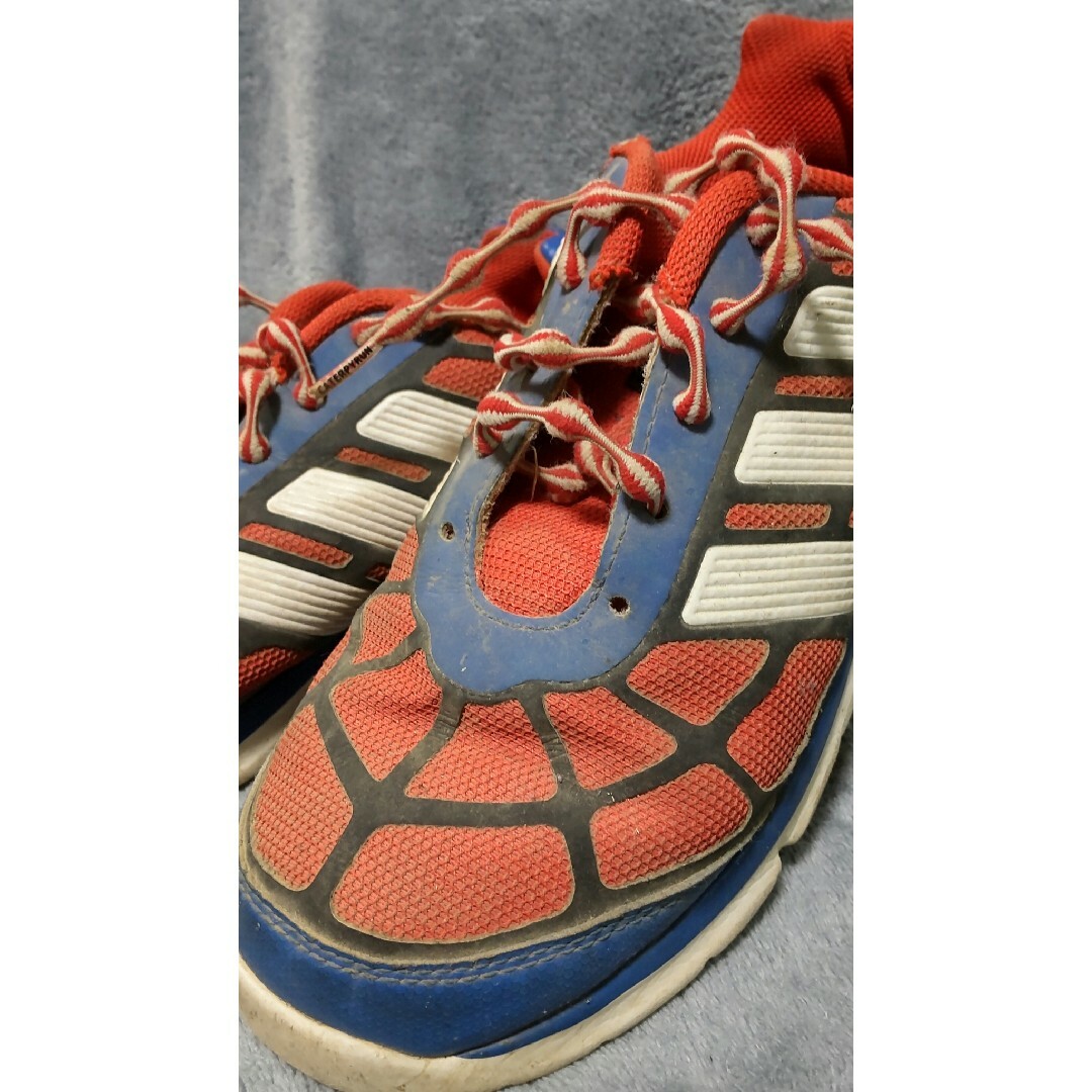 adidas(アディダス)のadidas　スパイダーマン　スニーカー キッズ/ベビー/マタニティのキッズ靴/シューズ(15cm~)(スニーカー)の商品写真