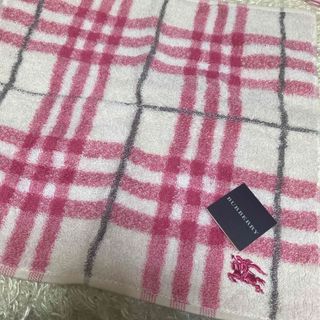 バーバリー(BURBERRY)の❤️気まぐれセール　バーバリー　ハンカチ　タオルハンカチ　レア　新品(ハンカチ)