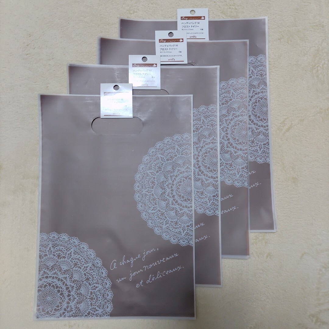 【4セット】Amifa ハンディバッグ M フロスト ドイリー 4枚 ハンドメイドの文具/ステーショナリー(カード/レター/ラッピング)の商品写真