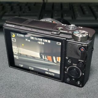 ソニー(SONY)のSONY DSC-RX100M7(コンパクトデジタルカメラ)
