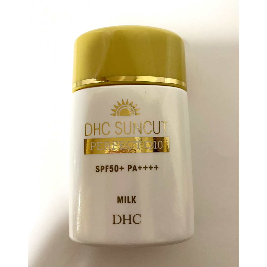 DHC(ディーエイチシー)のDHC サンカットパーフェクトミルク  チーク  ポンポンふんわりチーク コスメ/美容のボディケア(日焼け止め/サンオイル)の商品写真