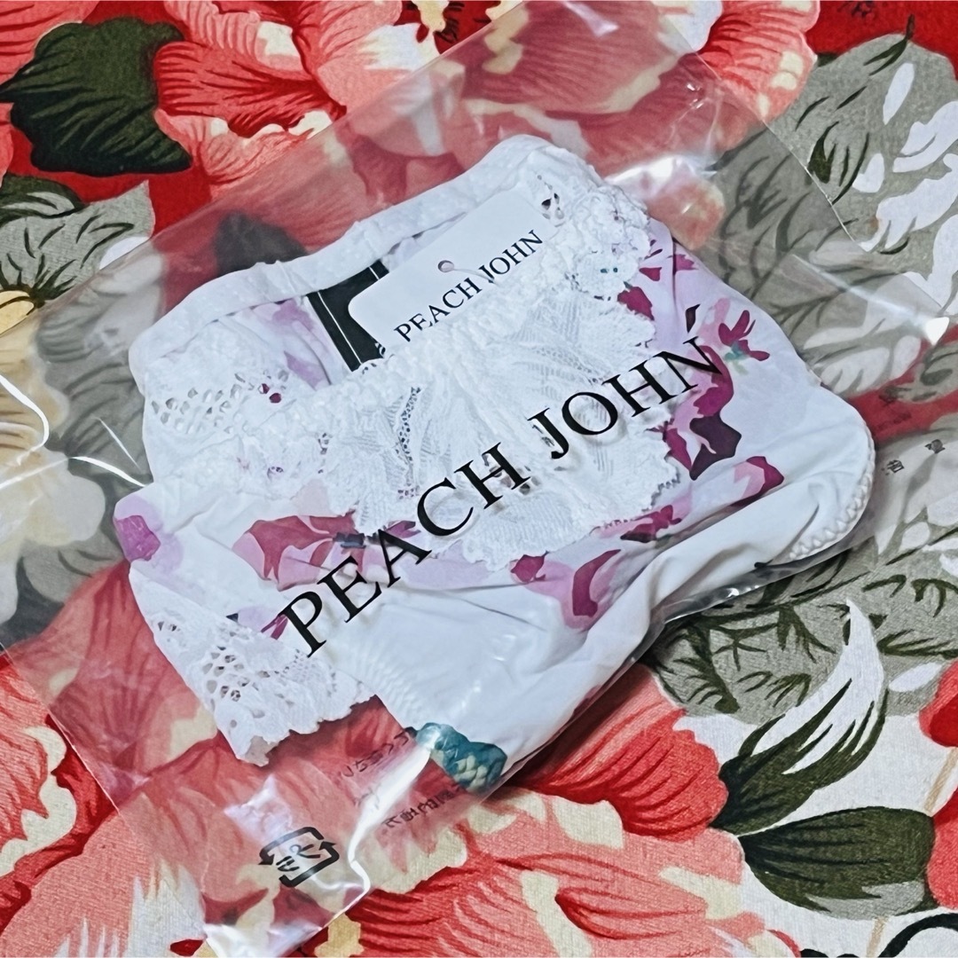 PEACH JOHN(ピーチジョン)のPEACH JOHN★ぴたもちレースショーツTバック★花柄パンツ下着★White レディースの下着/アンダーウェア(ショーツ)の商品写真