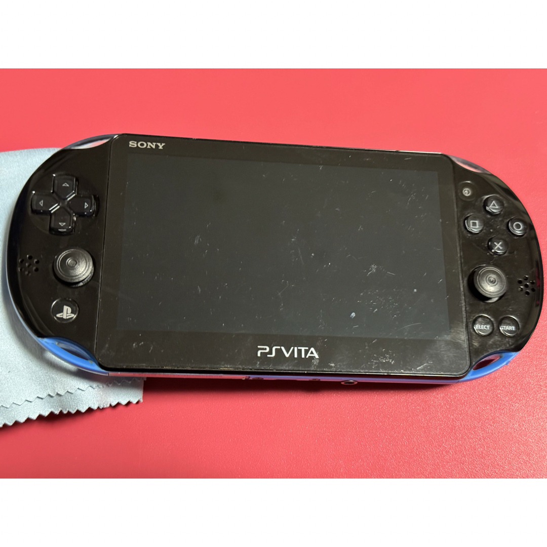 PlayStation Vita(プレイステーションヴィータ)のvita   ブルーブラック　1番 エンタメ/ホビーのゲームソフト/ゲーム機本体(携帯用ゲーム機本体)の商品写真