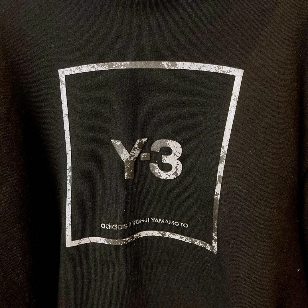 Y-3(ワイスリー)の即完売モデル　Y-3 パーカー　adidas センターロゴ　希少　プルオーバー メンズのトップス(スウェット)の商品写真