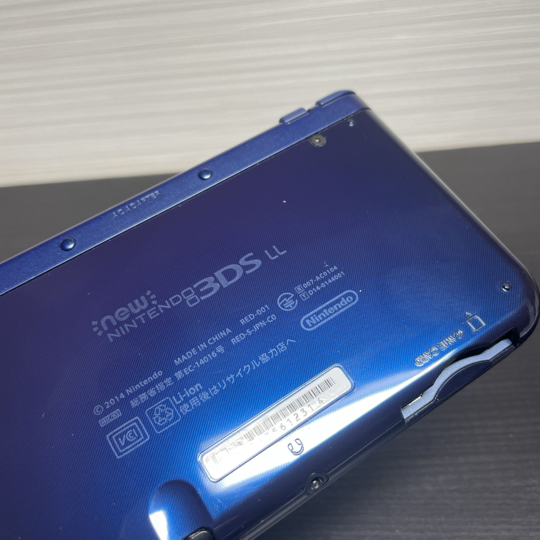 任天堂(ニンテンドウ)の極美品 newニンテンドー3DSLL メタリックブルー 任天堂 エンタメ/ホビーのゲームソフト/ゲーム機本体(携帯用ゲーム機本体)の商品写真